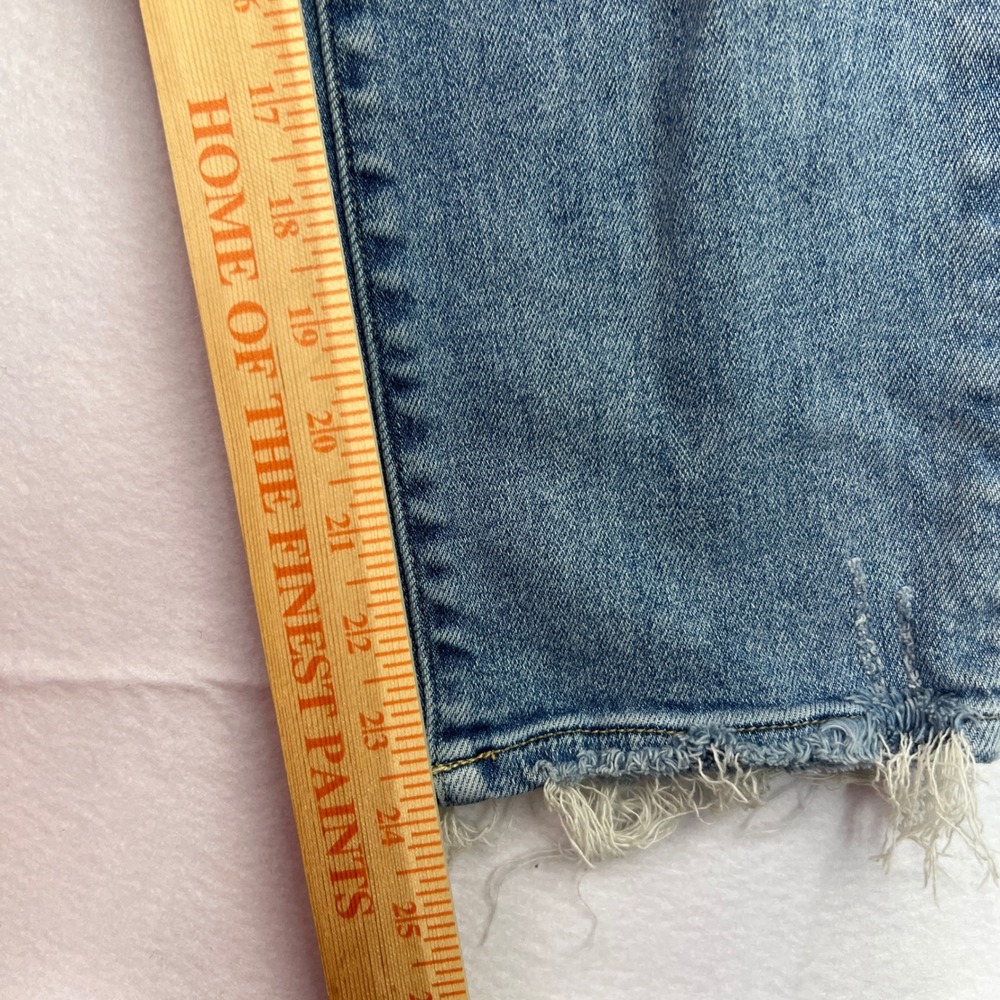 Judy Blue Straight Fit Distressed Raw Hem Jeans Medium Wash 11/30 - Picture 10 of 12